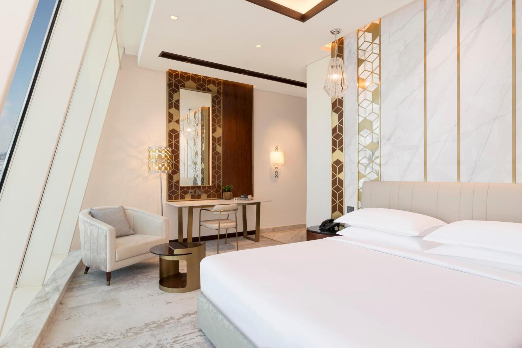 Velero Hotel Doha Lusail Exterior foto A guest room at the hotel
