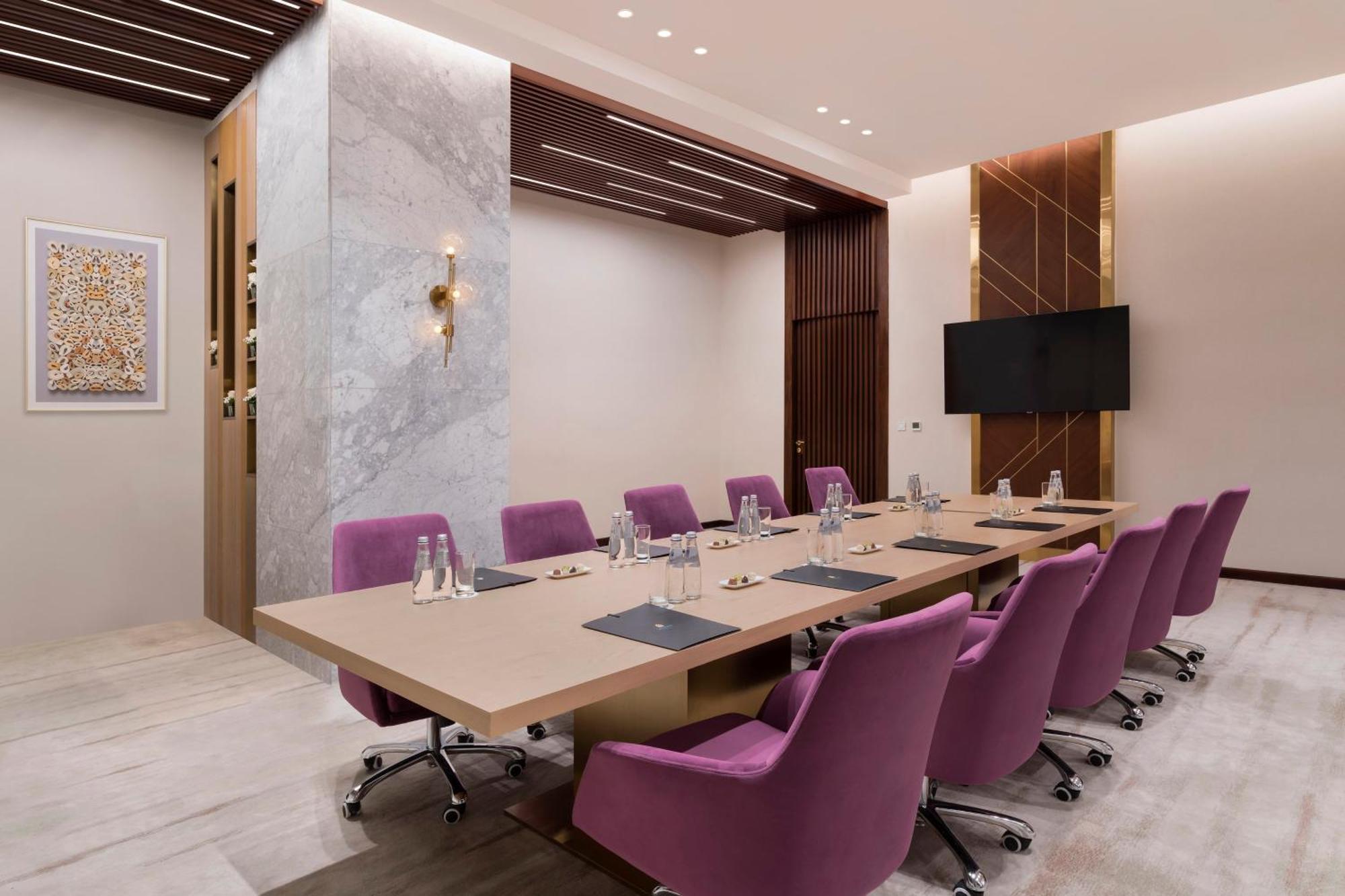 Velero Hotel Doha Lusail Exterior foto Boardroom