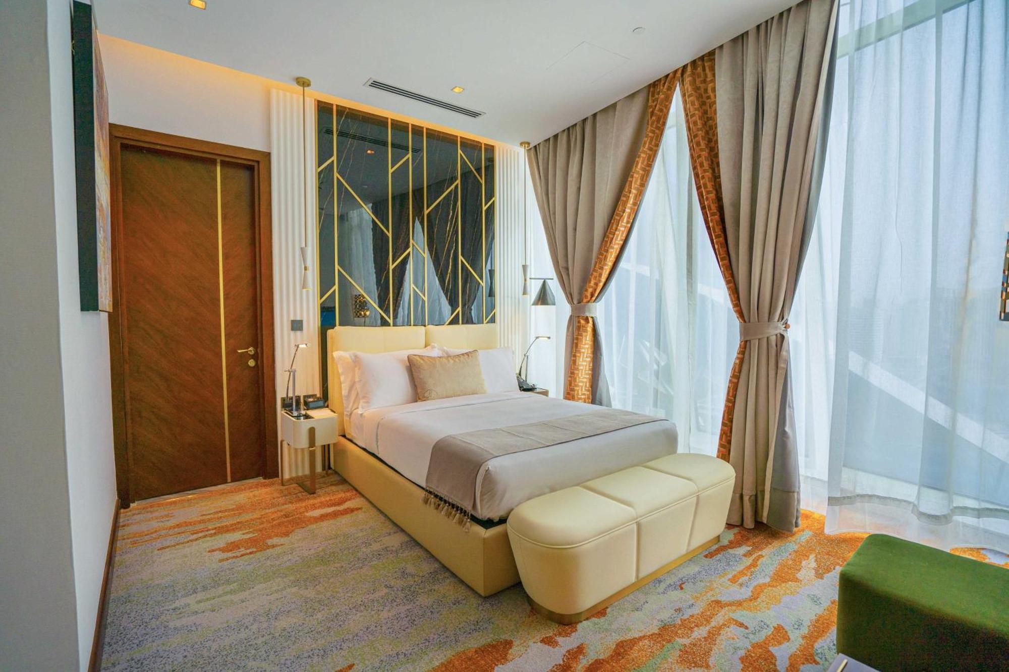 Velero Hotel Doha Lusail Exterior foto A bedroom at the hotel
