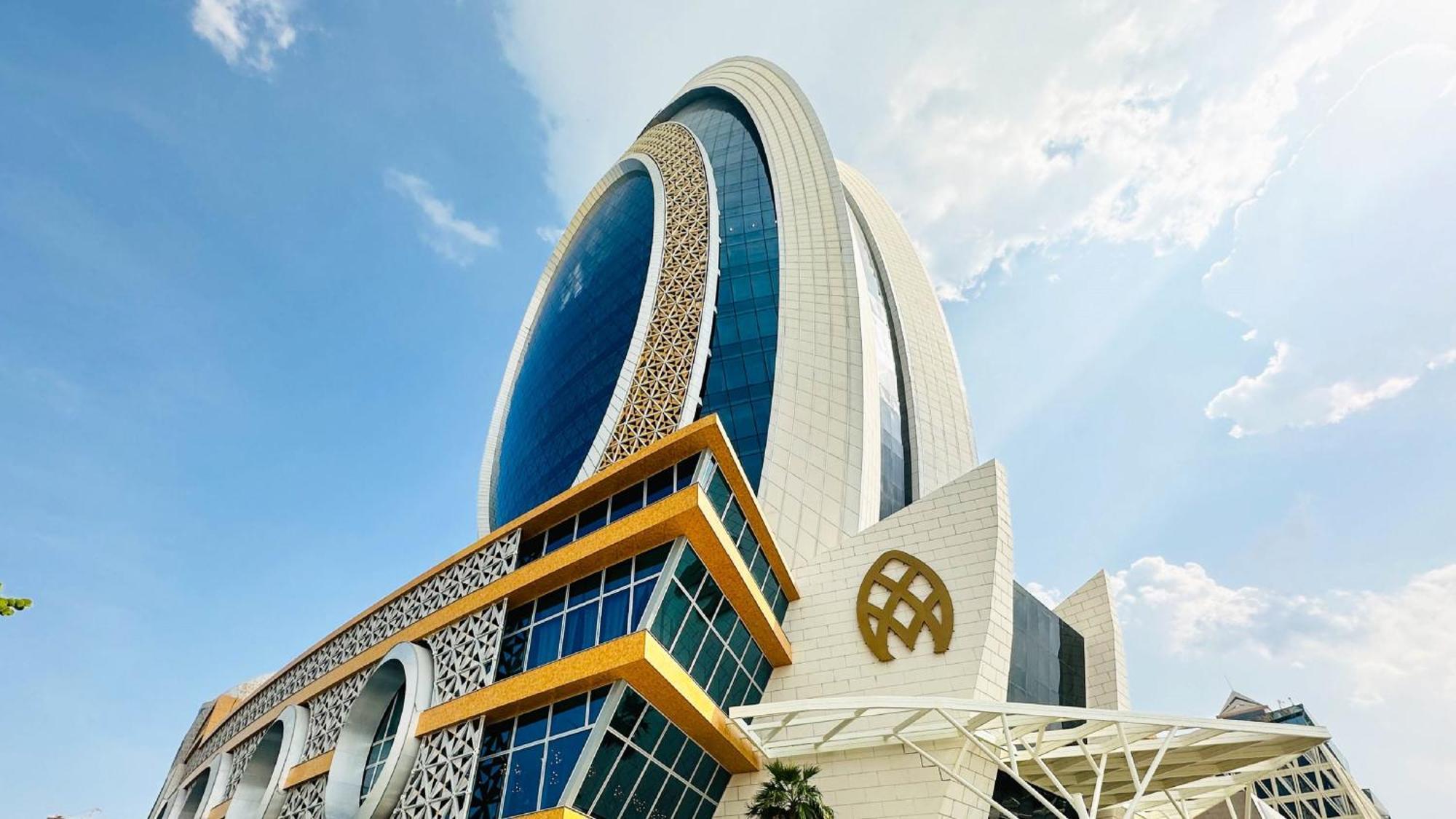 Velero Hotel Doha Lusail Exterior foto The new headquarters of the National Bank of Azerbaijan in Baku